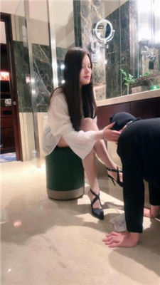 图片[4]_【琪琪大人】偷闻原味内裤被后妈发现_HD绳艺资源