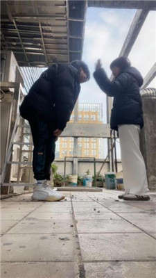 图片[2]_【素人挖掘机】真实-户外开发女学生踩踏/骑马_HD绳艺资源