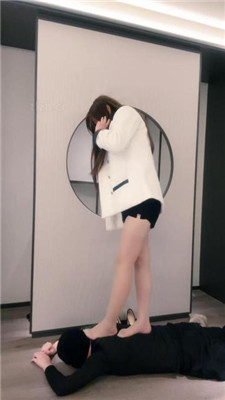 图片[17]_【琪琪大人】跪求圣水/舔高跟肉丝美腿/胯下辱/臭脚捂脸_HD绳艺资源