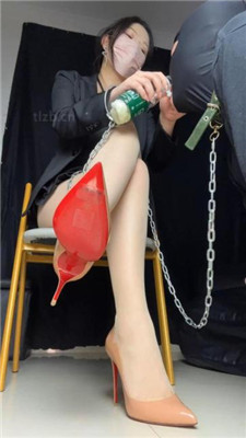 图片[9]_【甜心教主】狗链转胯狗爬/狗舌舔鞋底/狂吸丝袜_HD绳艺资源