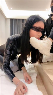 图片[8]_【米开朗】母畜-舔运动鞋白袜/踩踏喂食/当脚垫/sp_HD绳艺资源