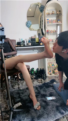 【艾琳】长腿模特S-踩虐下贱脚奴_HD绳艺资源