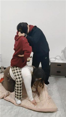 图片[2]_【樱樱】情侣主-让闺蜜下跪伺候-转胯骑马【一】_HD绳艺资源