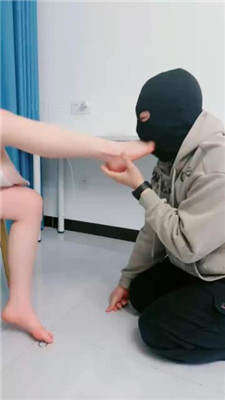 图片[17]_【薯条】绿帽老公伺候女友约会回家【完整版】_HD绳艺资源