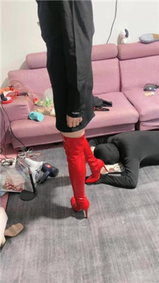 图片[3]_【冰诺】高跟长靴全体重踩狗爪【完整版】_HD绳艺资源