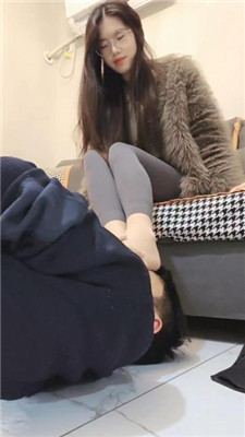 图片[6]_【嘉妮】当脚垫/长靴肉丝踩/臭脚捂脸_HD绳艺资源