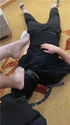 图片[17]_【小麦】小白鞋白袜踩/揪耳朵/打手心/嘴塞袜/掐脖【完整版】_HD绳艺资源