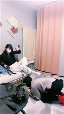 图片[5]_【大小姐S】牵狗链/跪舔脏鞋白袜/艺术闻鞋_HD绳艺资源