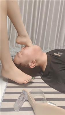 图片[19]_【丫丫】全体重踩踏/裸足踩狗脸/深喉_HD绳艺资源