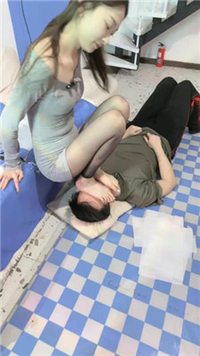 图片[15]_【Lel】脚插嘴/裸足踩狗脸/脚踩喂食_HD绳艺资源