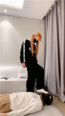 图片[13]_【栗子】cos女神-小白鞋白袜虐/镜前辱/踩狗爪/踩踏【双视角版】_HD绳艺资源