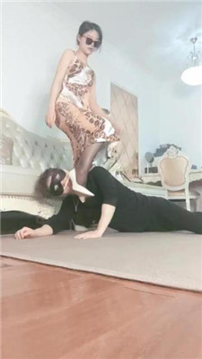 【美璐大大】训练遛狗/黑丝高跟诱惑/骑马手铐绳艺技巧_HD绳艺资源