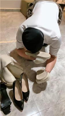 图片[9]_【小软】变装奴-跪舔高帮帆布鞋/清理多双鞋子/吐口水舔船袜_HD绳艺资源