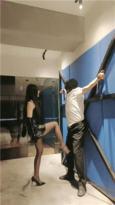 图片[8]_【昭玥】刑虐兄弟奴-训练/囚禁狗笼/高跟踩踏/掐乳_HD绳艺资源