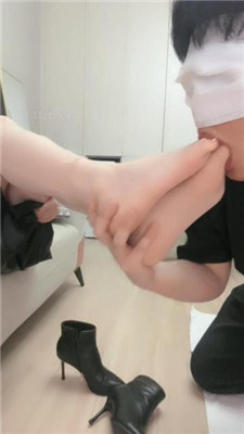 图片[10]_【三娘】挑战身体极限-口水/全踩/深喉插吐/跪舔呕吐物/磕头求饶_HD绳艺资源