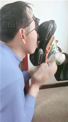 图片[12]_【bibi团】转胯爬行/抽耳光/掐乳/舔闻脏鞋/嘴脱袜子_HD绳艺资源