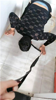 图片[18]_【刘二狗】沦为金融白领的擦鞋工具_HD绳艺资源