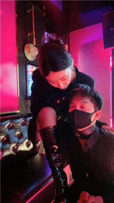 图片[4]_【潘妮绳艺导师】KTV-开发送酒服务生做狗_HD绳艺资源