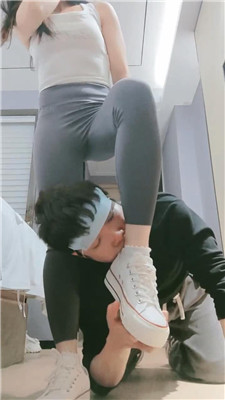 图片[13]_【妮蔻】帆布鞋全体重踩狗头_HD绳艺资源