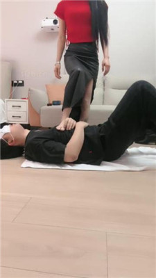 图片[19]_【三娘】挑战身体极限-口水/全踩/深喉插吐/跪舔呕吐物/磕头求饶_HD绳艺资源