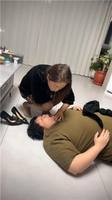 图片[18]_【冰色】恶毒继母-高跟肉丝脚踩狗儿子/口水鞋底_HD绳艺资源