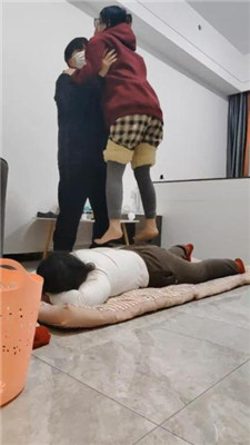 图片[3]_【樱樱】情侣主-让闺蜜下跪伺候-全体重踩踏【三】_HD绳艺资源