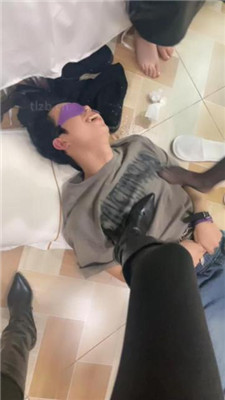 图片[27]_【纯一】双S-长靴狂舔/踩踏/转胯/臭脚捂脸【双视角完整版】_HD绳艺资源