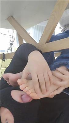 图片[6]_【樱樱】桌底视角-高中生S让狗除脚臭【下】_HD绳艺资源