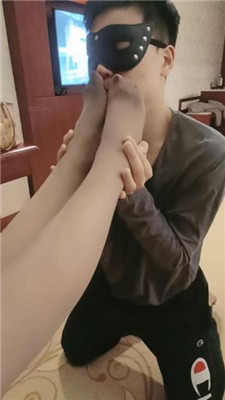 图片[5]_【莉轩】高跟丝袜脚崇拜/骑狗背掐乳_HD绳艺资源