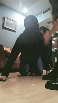 图片[14]_【婷S】转胯爬行/清理长靴/踩踏地板喂食_HD绳艺资源