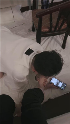 图片[4]_【娜娜米】桌底无意识踩下贱狗_HD绳艺资源