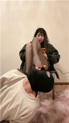 图片[4]_【妈咪酱】深夜黑丝美腿踩绿帽男友_HD绳艺资源