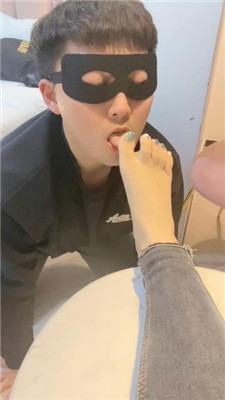 图片[3]_【魅儿】吮吸脚趾/运动鞋白袜虐/裸足深喉_HD绳艺资源