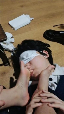 图片[9]_【三三】皮鞋及膝袜踩虐/沉浸式恋足舔【完整版】_HD绳艺资源