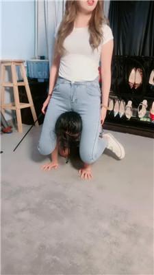 图片[15]_【梦幻大大】母畜-骑脖转胯/耳光/踩狗爪/喂口水/跪舔帆布鞋/塞嘴_HD绳艺资源