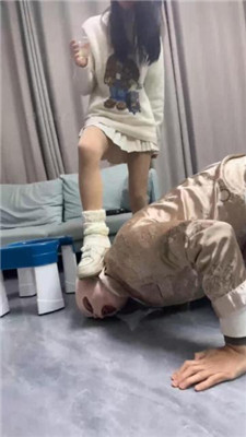 图片[2]_【樱木花道】素人首调-喂圣水/清理脏鞋底/踢踹/插嘴踩踏_HD绳艺资源