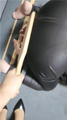 【东营天香百合】肉丝脚踩/枷锁囚禁/虐乳_HD绳艺资源