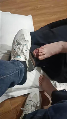 图片[4]_【鑫鑫夫妻】闻舔黑棉袜超臭裸足_HD绳艺资源