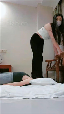 图片[18]_【梓晨】脏运动鞋踩虐/闻鞋子/骑马_HD绳艺资源