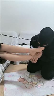 图片[18]_【可爱鬼】智商提升训练-高难度挑战手脚耳光/踩踏碾/头磕核桃_HD绳艺资源