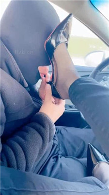 图片[11]_【小妮】车内让司机舔闻原味jio_HD绳艺资源