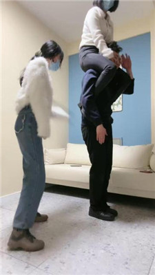 图片[6]_【鱼糯糯】双S-轮流抽耳光/虐打踢踹/揪耳朵/吸棉袜臭脚_HD绳艺资源