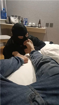 图片[6]_【鑫鑫夫妻】闻舔黑棉袜超臭裸足_HD绳艺资源