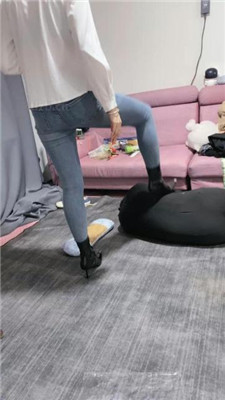 图片[7]_【冰诺】黑高跟短靴踩地毯狗_HD绳艺资源