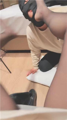 图片[13]_【赵奈奈】长靴黑丝训练狗舌/踩脖插嘴/人体座椅_HD绳艺资源