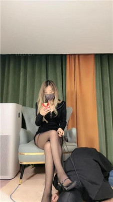 图片[4]_【梦樱】00后腿绞踩闻丝袜玉足_HD绳艺资源