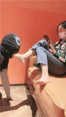 图片[17]_【子衿】双奴-狂舔酸奶脚/踩踏插嘴脚耳光_HD绳艺资源