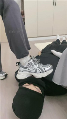 图片[16]_【64彤】双S-清理脏鞋脏袜/踩狗/下跪伺候洗漱就寝_HD绳艺资源