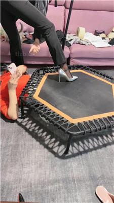 图片[2]_【冰诺】全体重踩踏人体蹦床【完整版】_HD绳艺资源