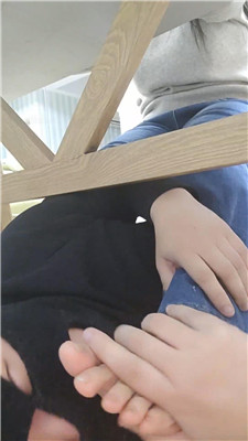 图片[4]_【樱樱】桌底视角-高中生S让狗除脚臭【下】_HD绳艺资源